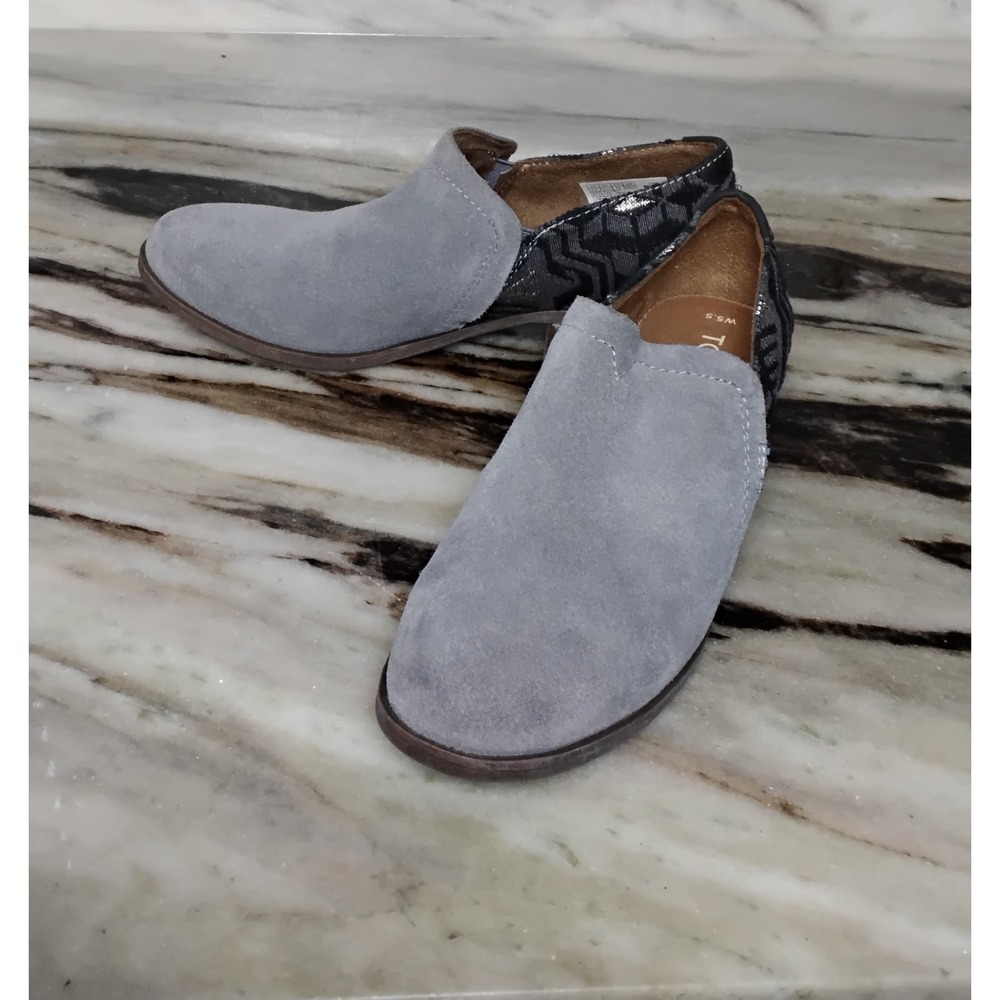 Tom's Shaye‎ Low Ankle Bootie Women's  Gray Suede Stacked Leather Heel Sz 5.5